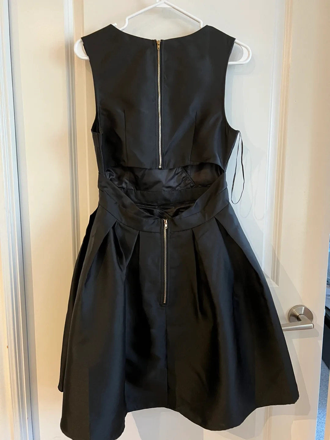 Honey Chelsea V-Neck Dress black image indicator(2)