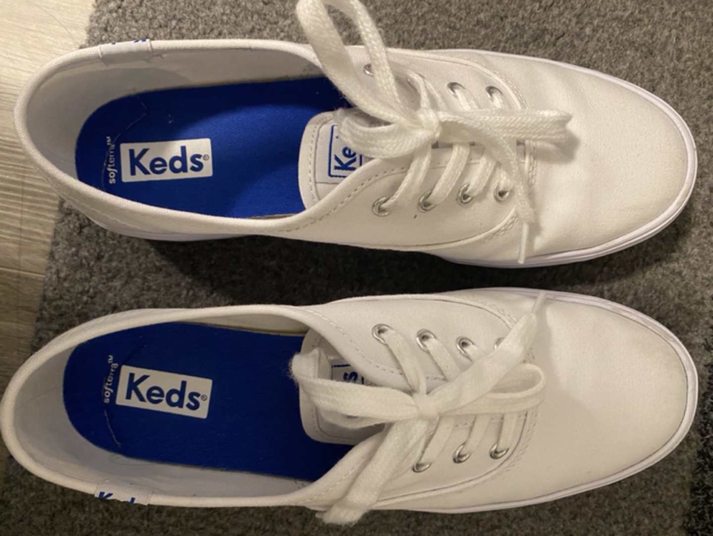 Keds Womens Triple Sneaker size 5.5