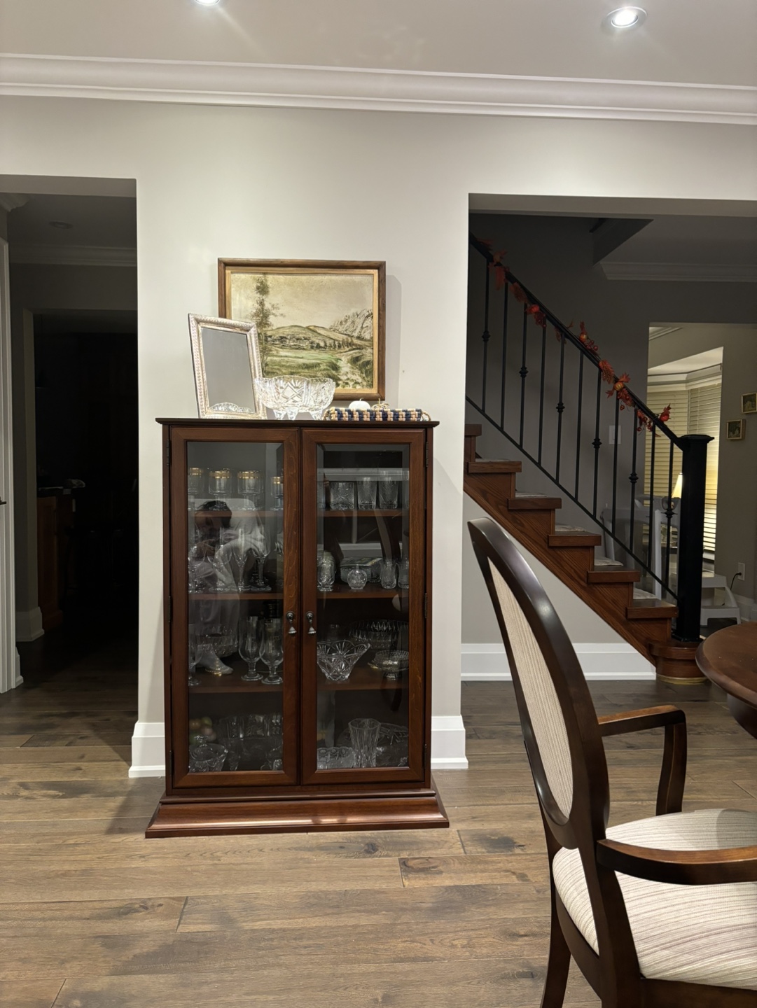 Solid wood China cabinet with display - photo 4