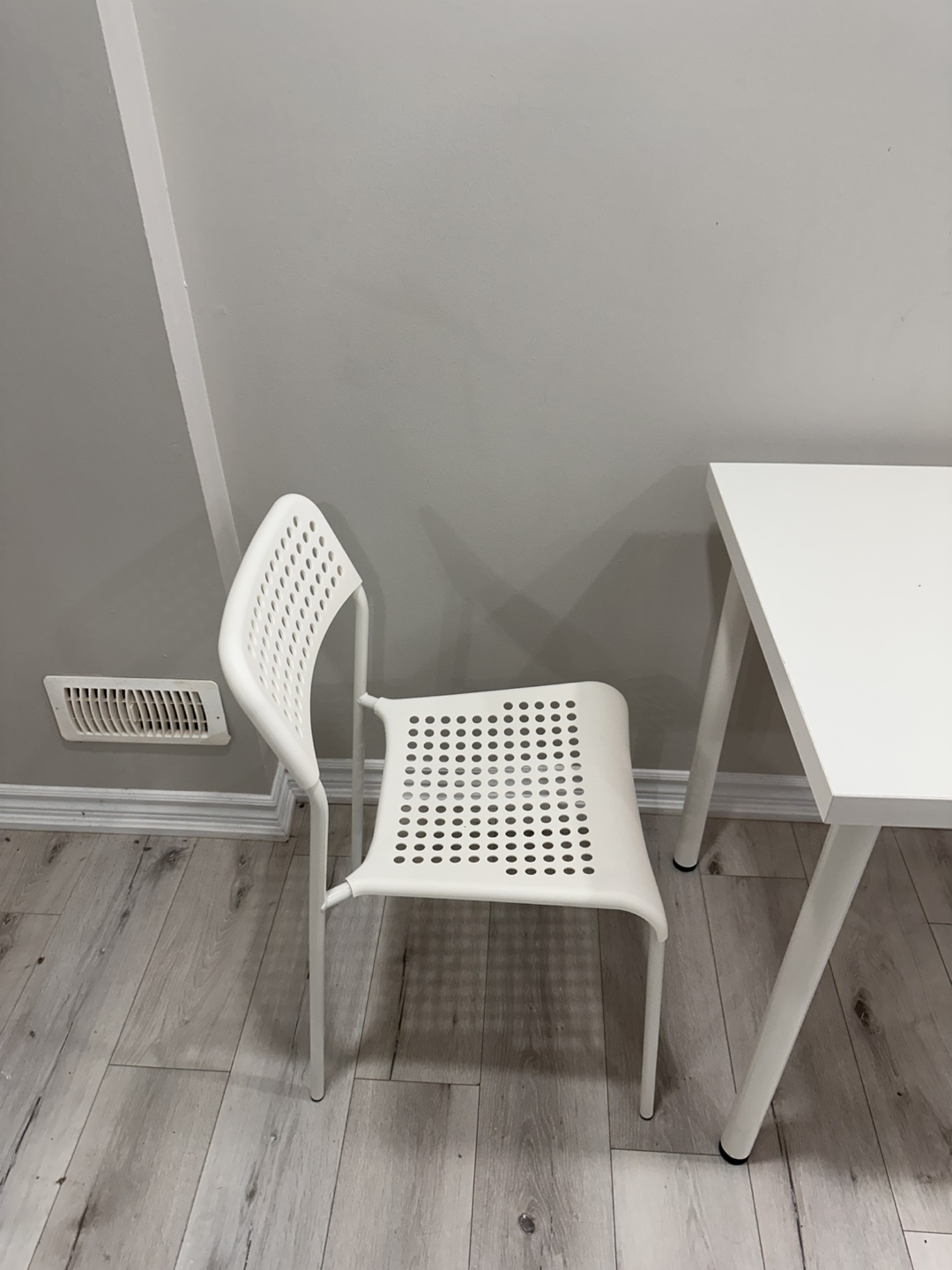 IKEA Table and 2 Chairs - photo 3