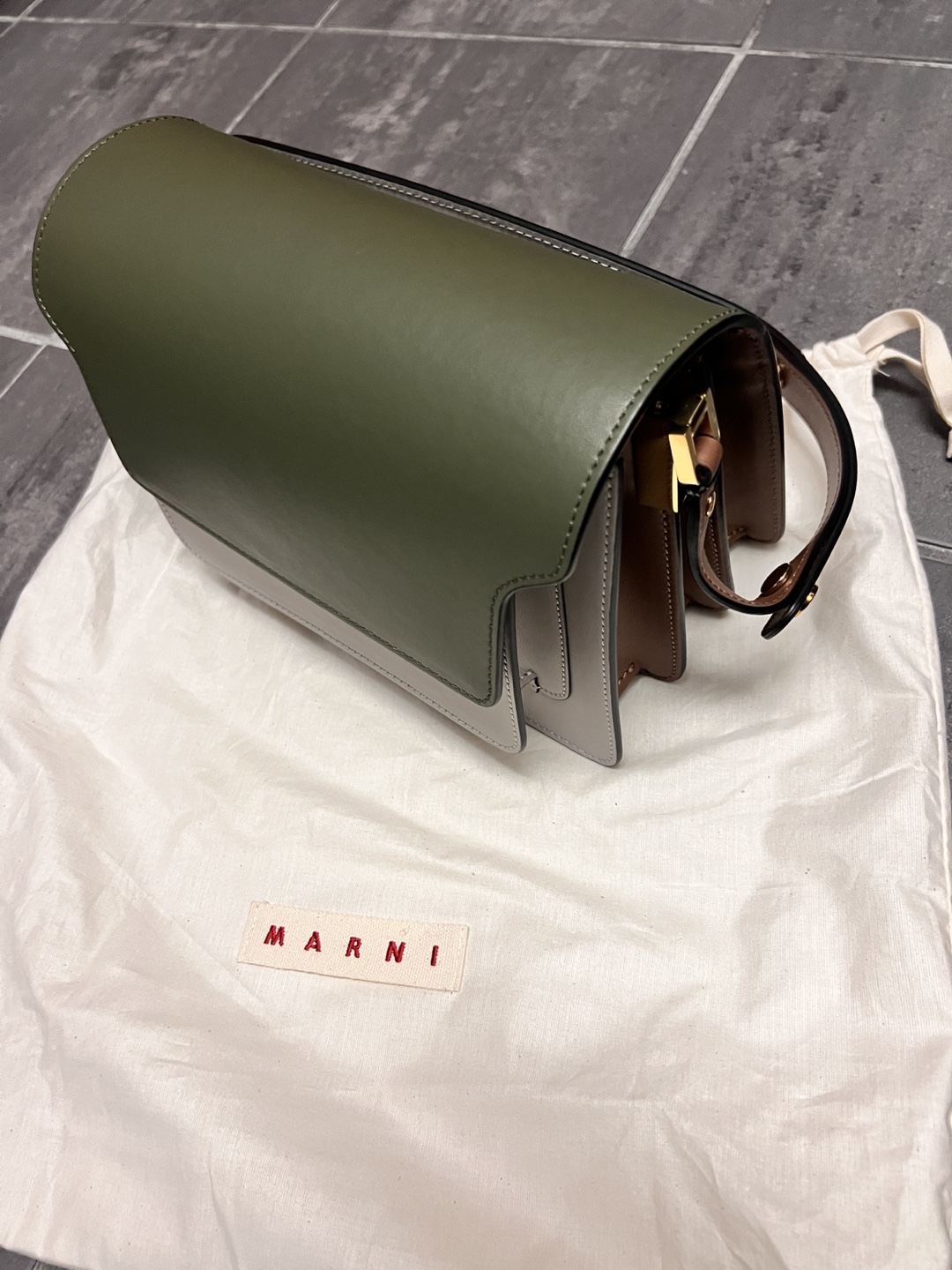 Marni Trunk Leather Shoulder Bag - photo 2