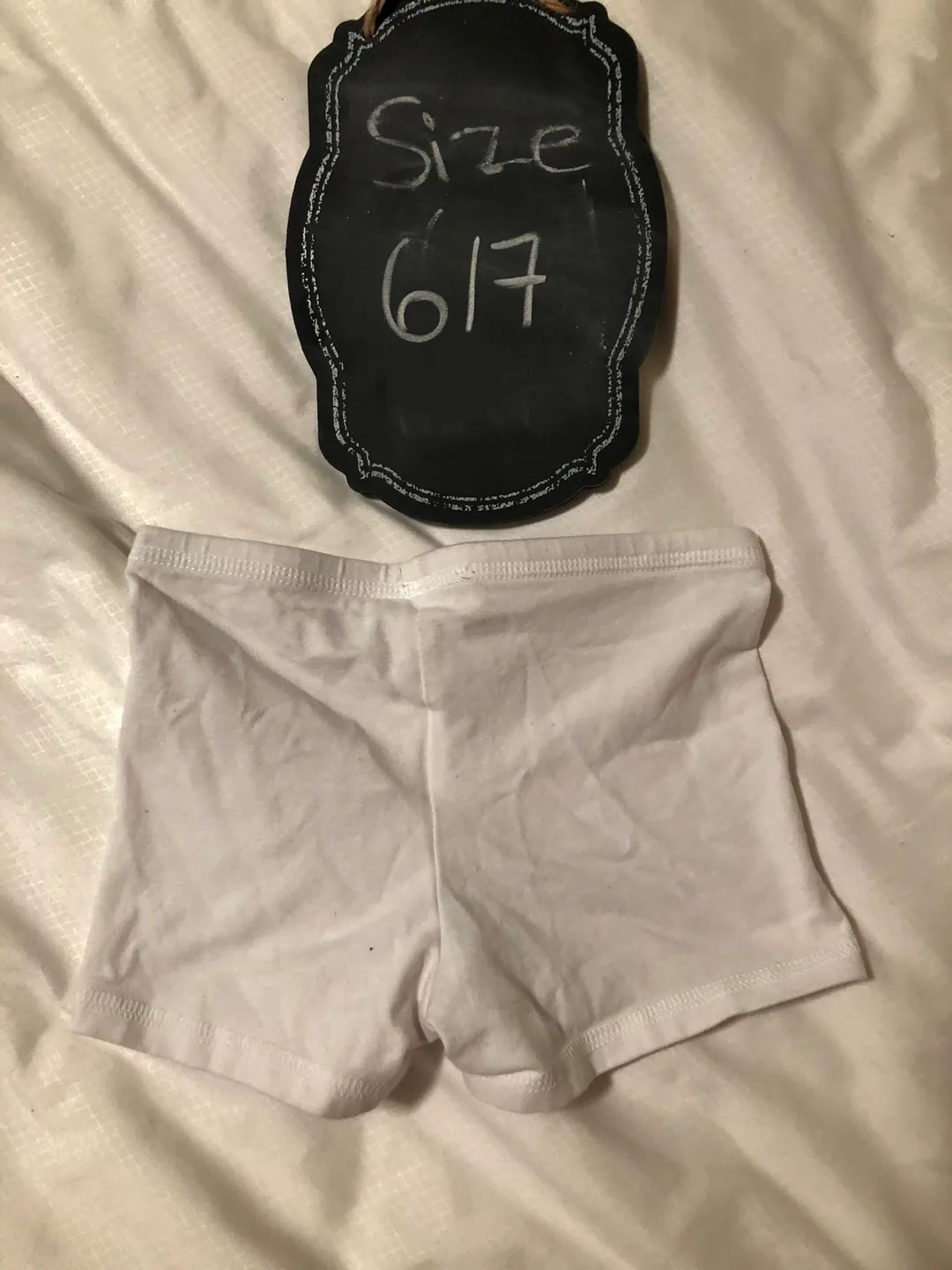 🥕Girls White Dance Shorts Size 6/7 image indicator(2)