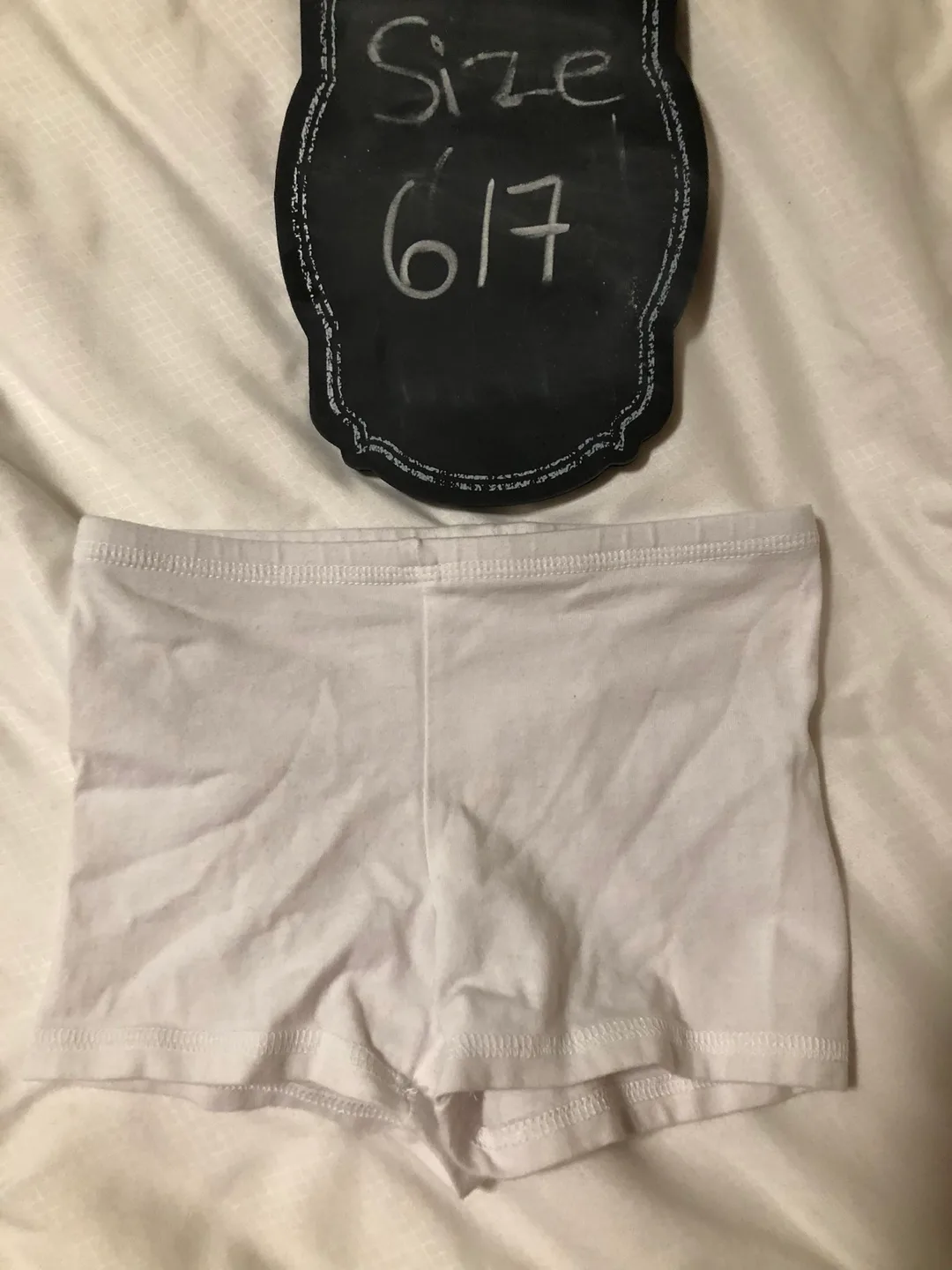 🥕Girls White Dance Shorts Size 6/7 image indicator(3)