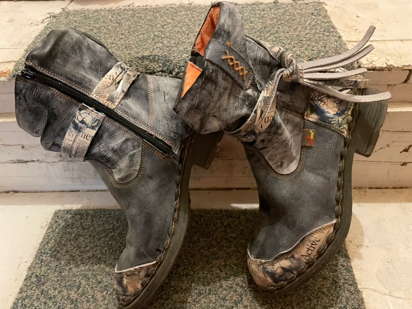 Original TMA Eyes Women's leather Boots image indicator(9)