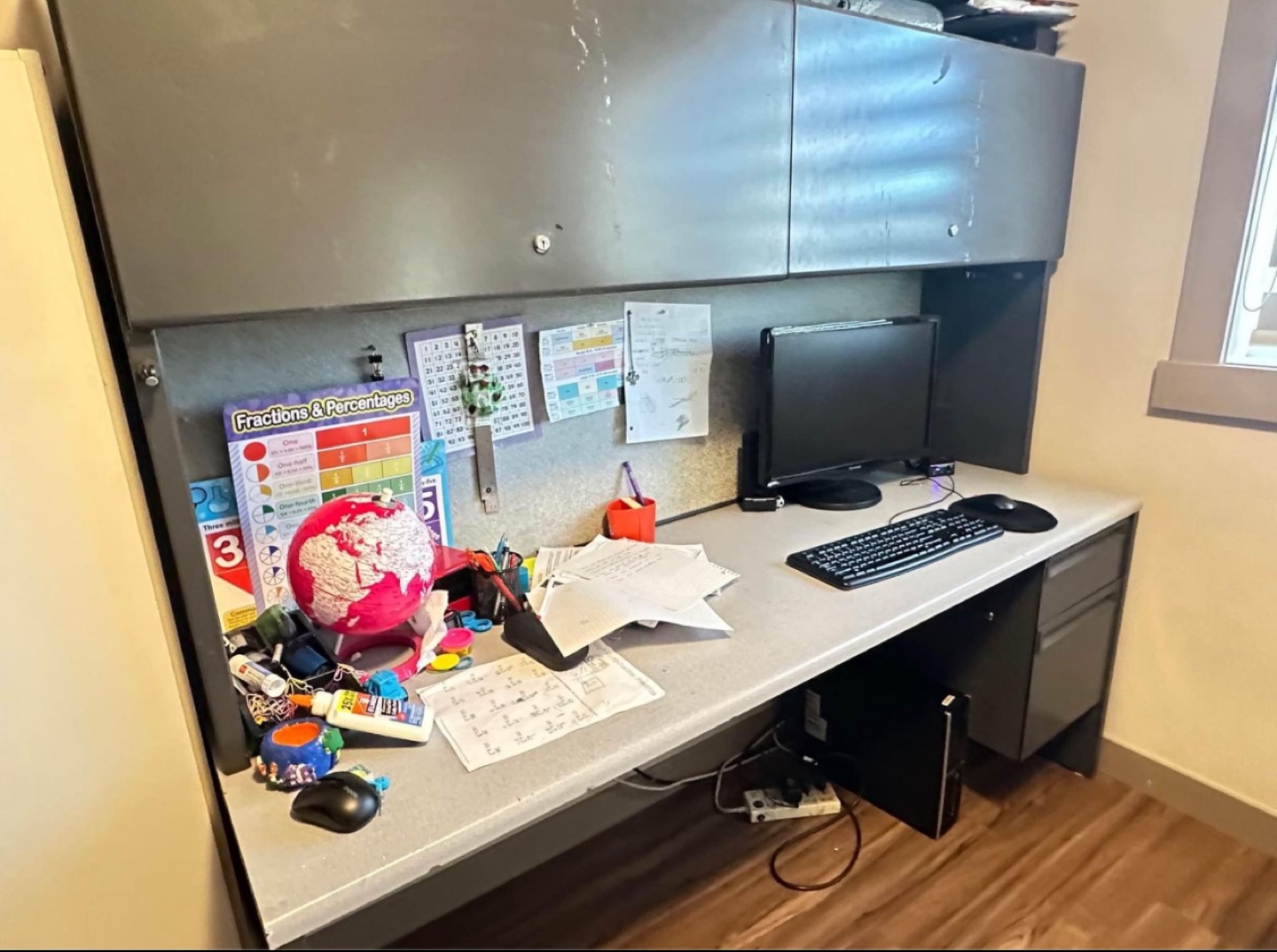 Office Desk with Hutch - photo 2