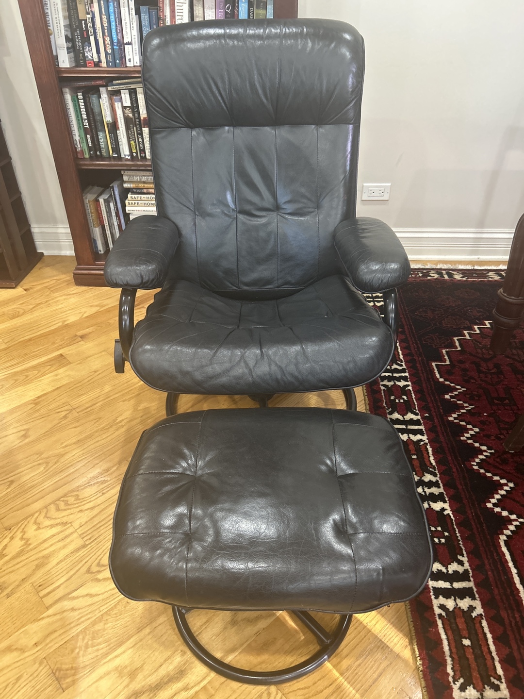 Black Leather Recliner with Ottoman - photo 3