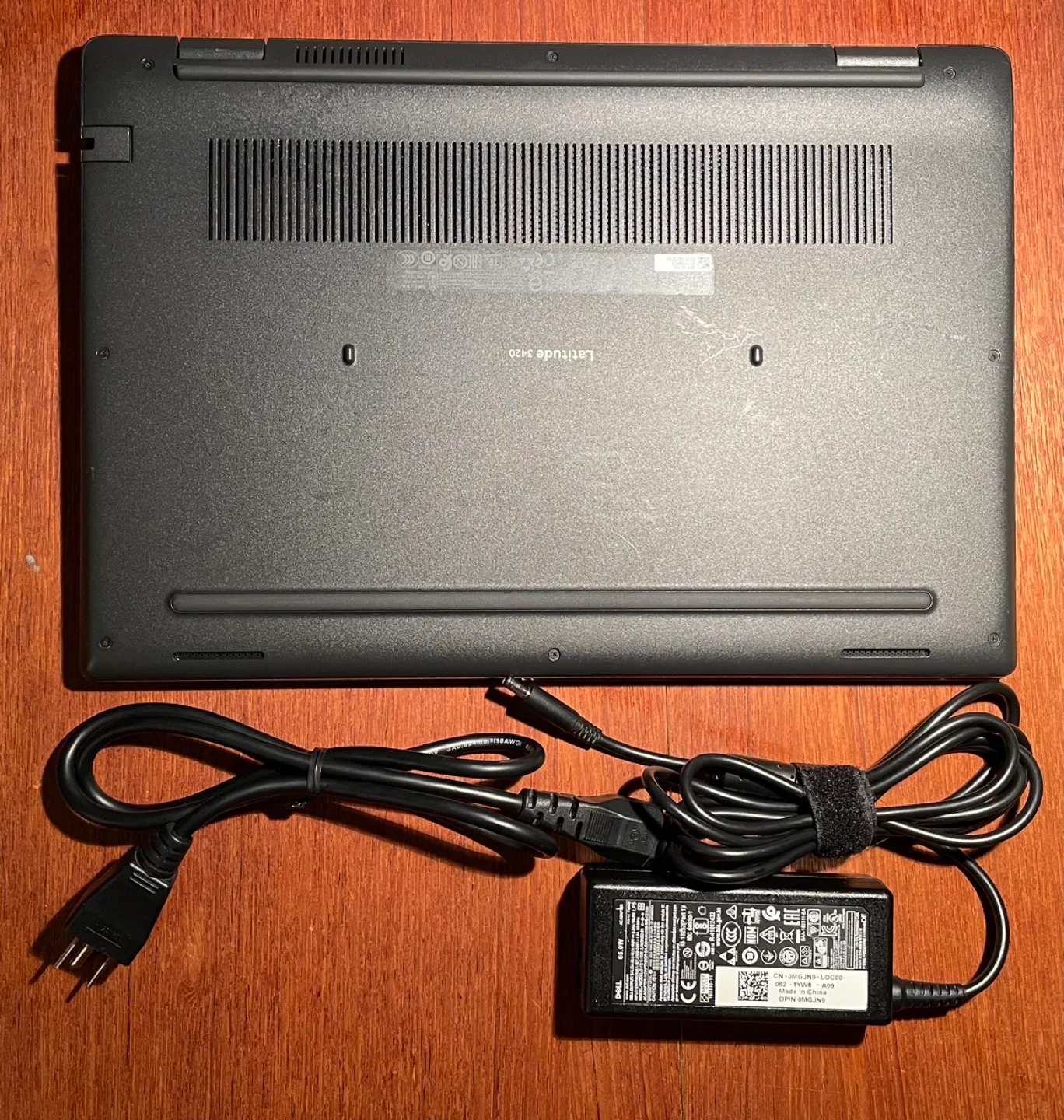 DU $940 - Dell Latitude 3420 14” Intel i5 11th 16 GB 1TB SSD image indicator(3)