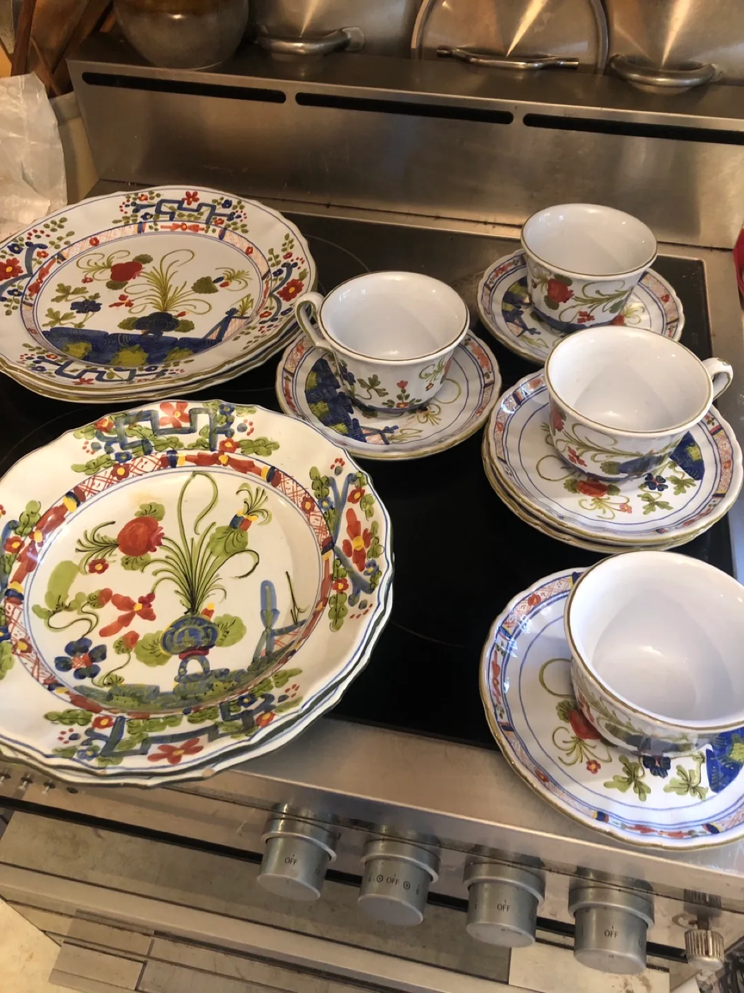 Italian Hand-Painted Dinnerware Set image indicator(2)