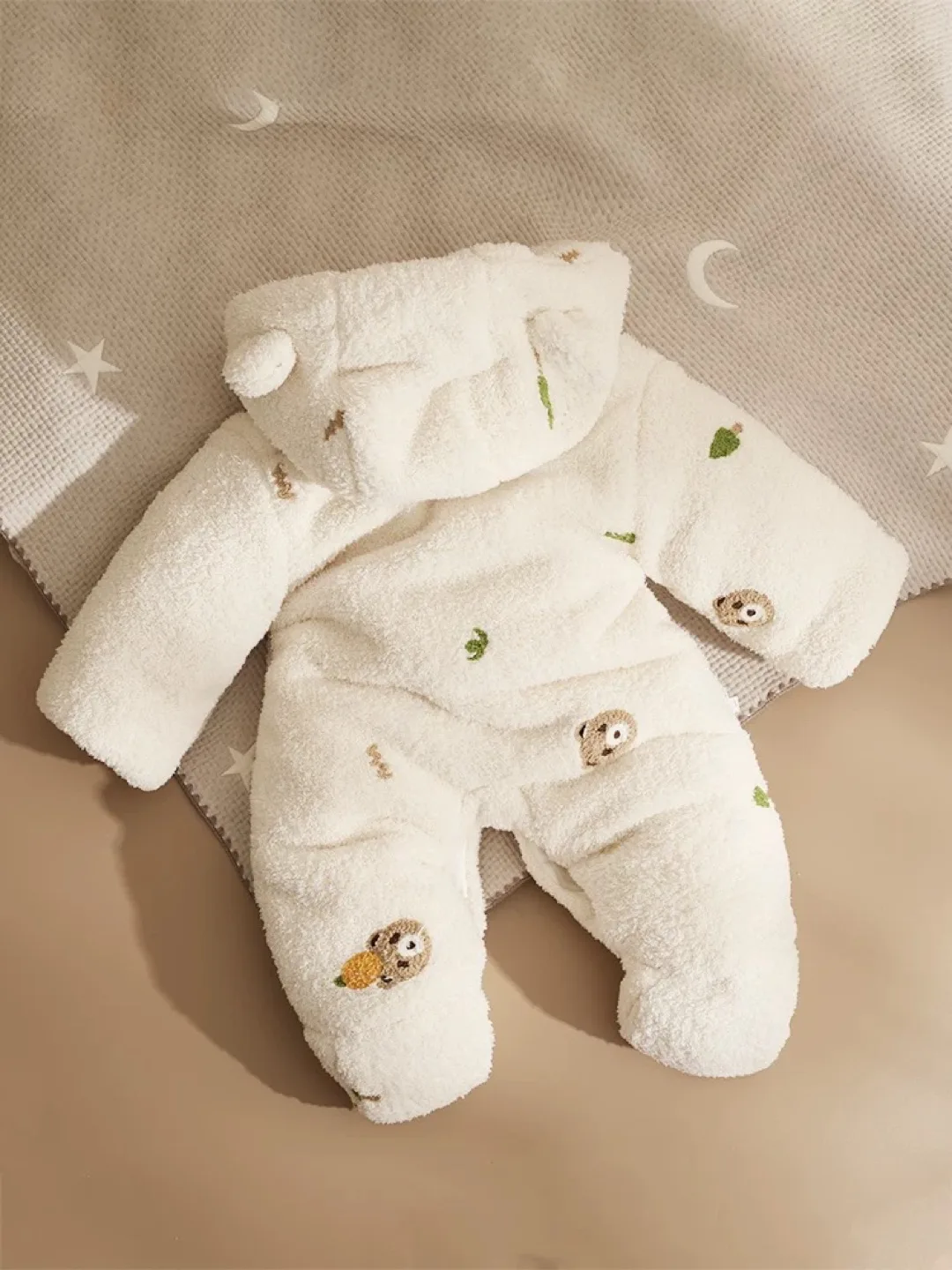 BNWT Baby Bear Snowsuit image indicator(4)