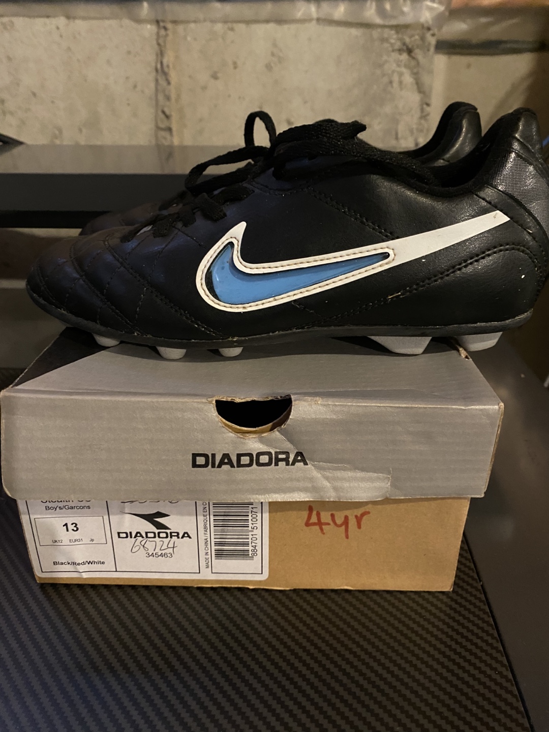 Diadora Boys Soccer Cleats Size 13