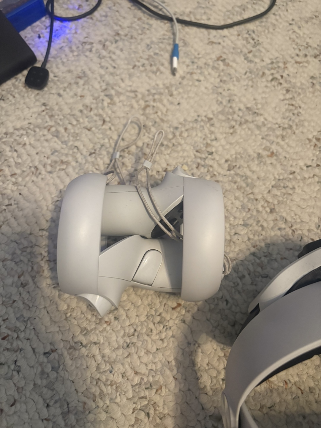 Quest two VR Headset - photo 2
