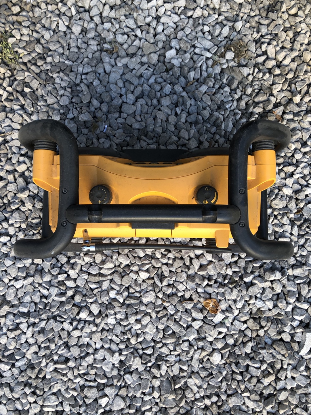 DeWalt DCR111 Jobsite Radio - photo 2