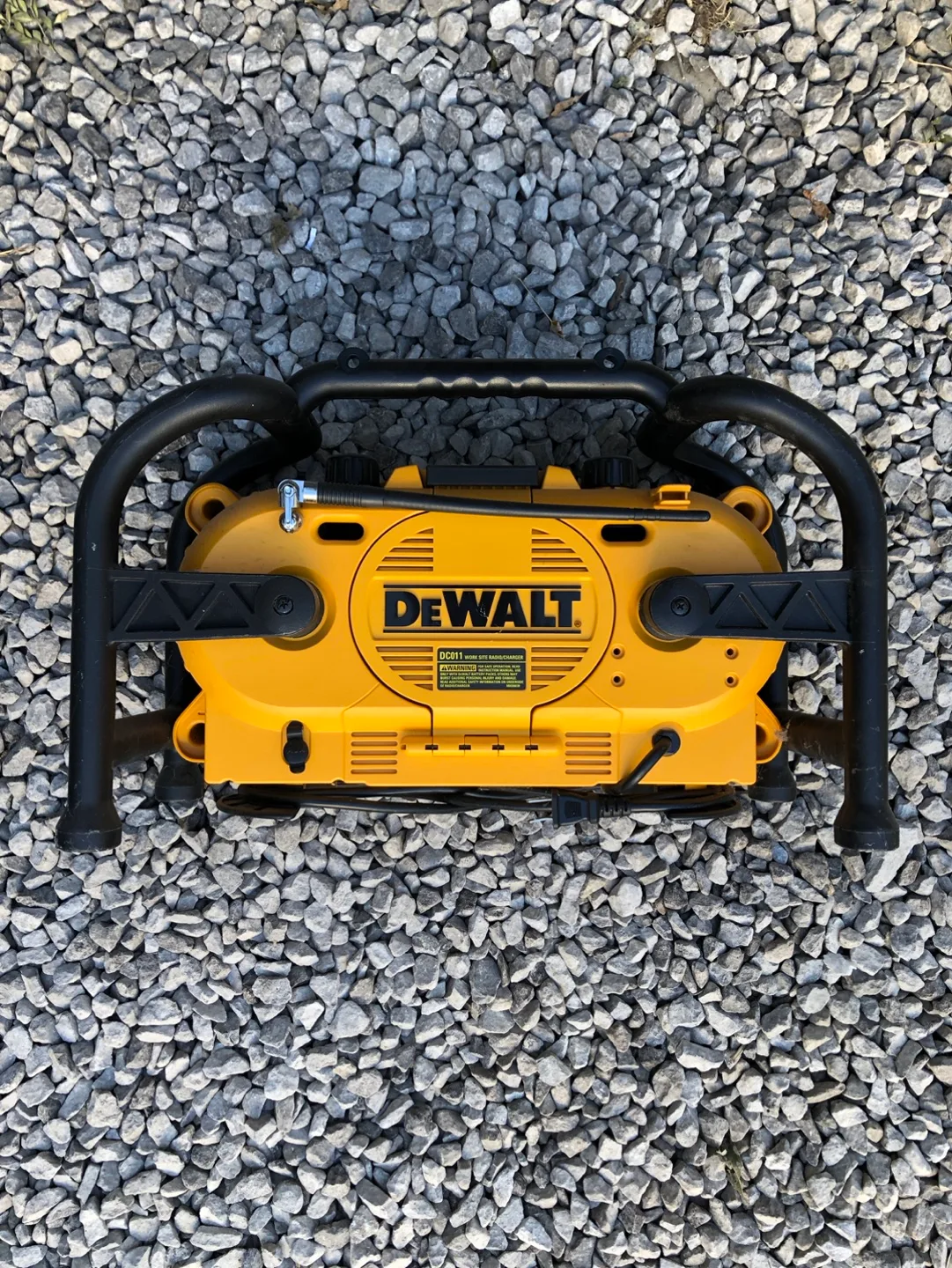 DeWalt DCR111 Jobsite Radio image indicator(3)