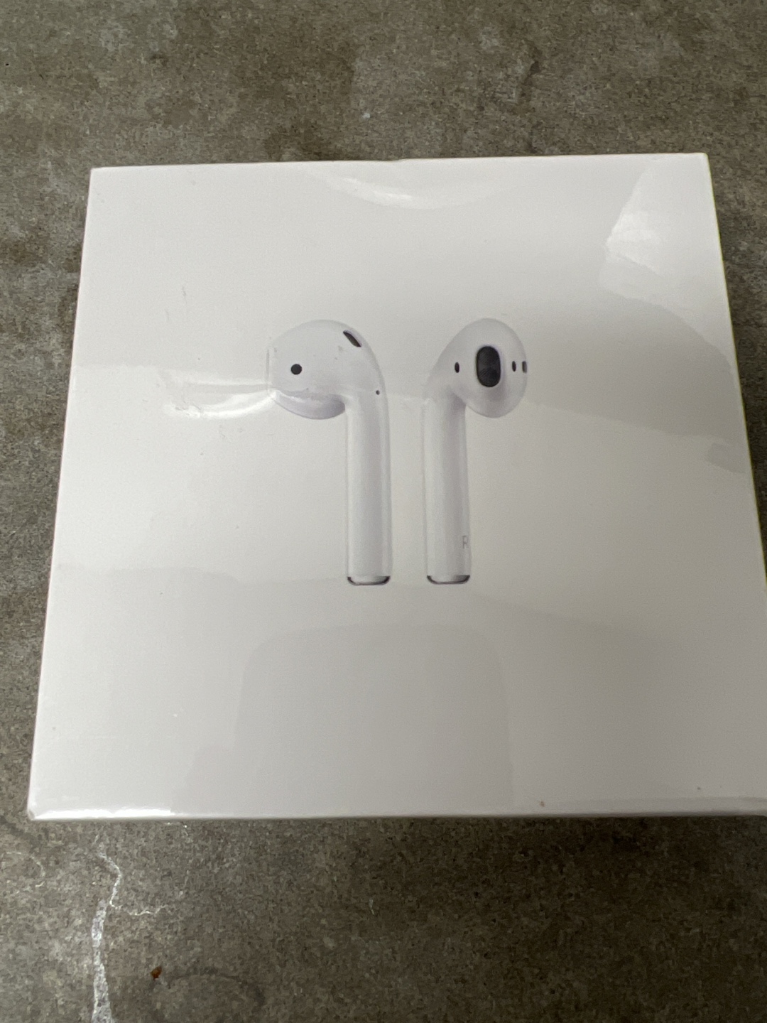 Apple AirPods with Charging Case