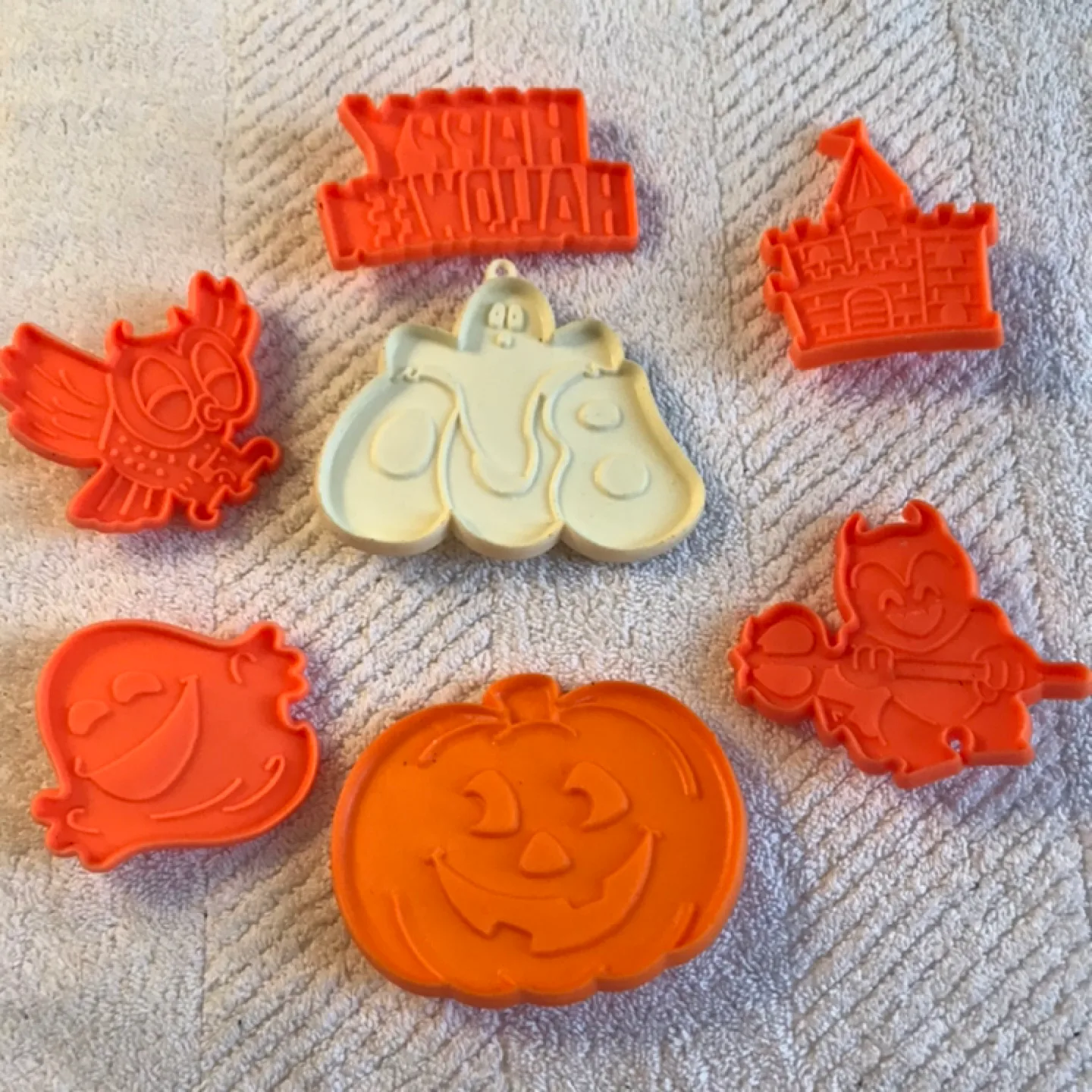 Halloween Cookie Cutters - Set of 7 pieces thumbnail