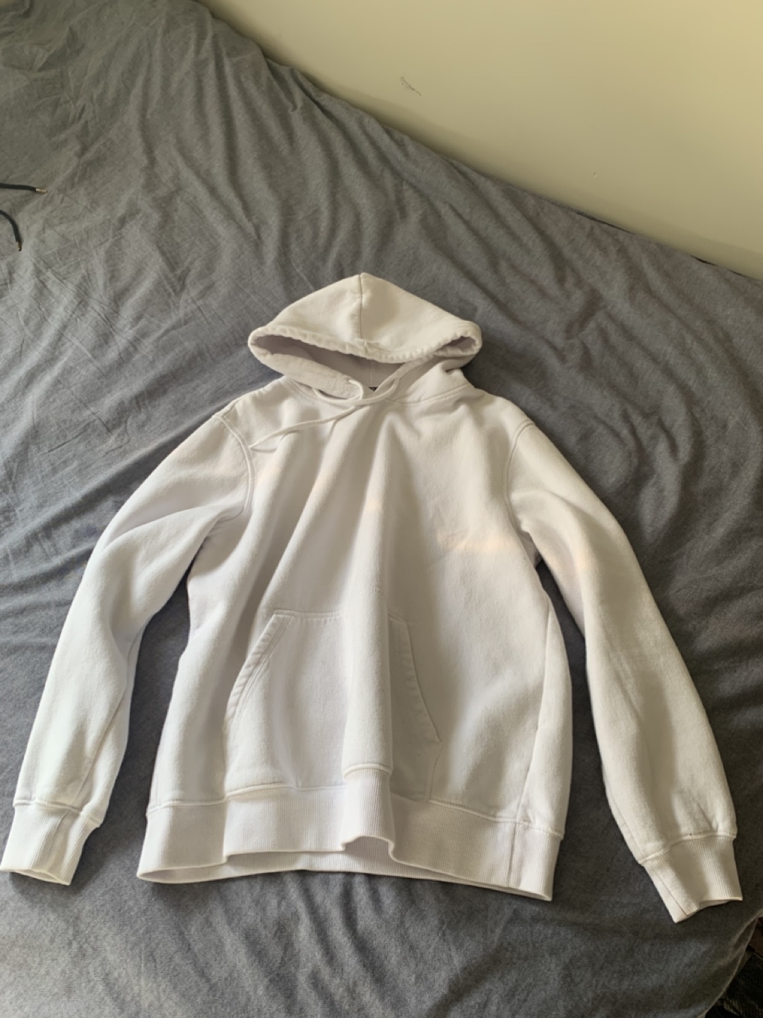 H&M Men’s White Hoodie (Size M)