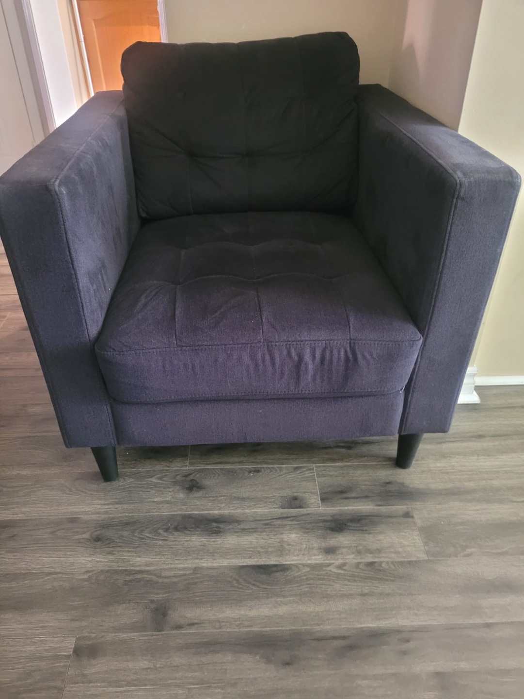 Black Armchair - photo 2