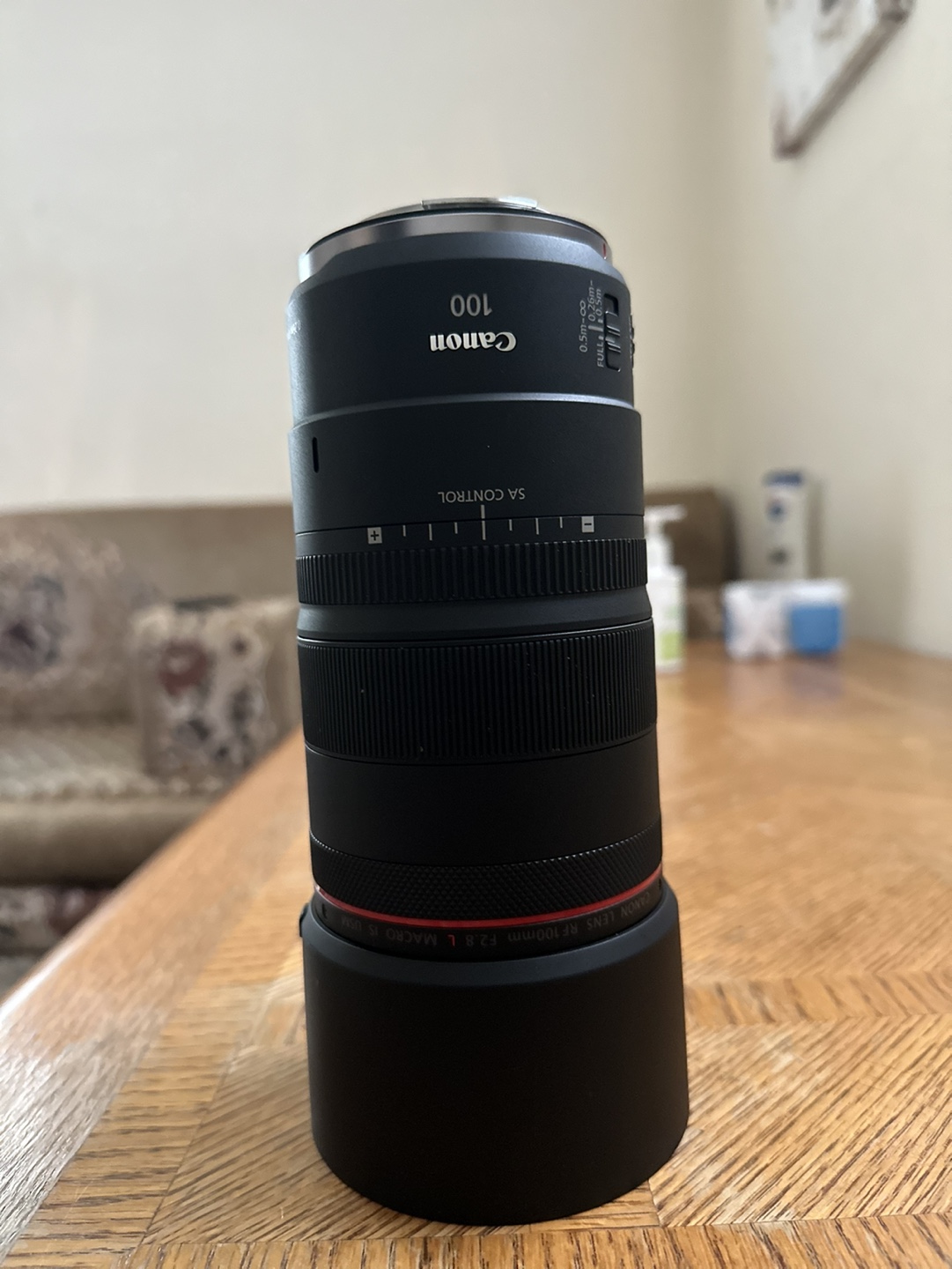 Canon RF 100mm f/2.8L Macro IS USM Lens - photo 2