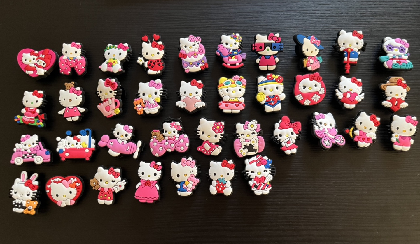 Hello Kitty Shoe Charms - Lot of 37