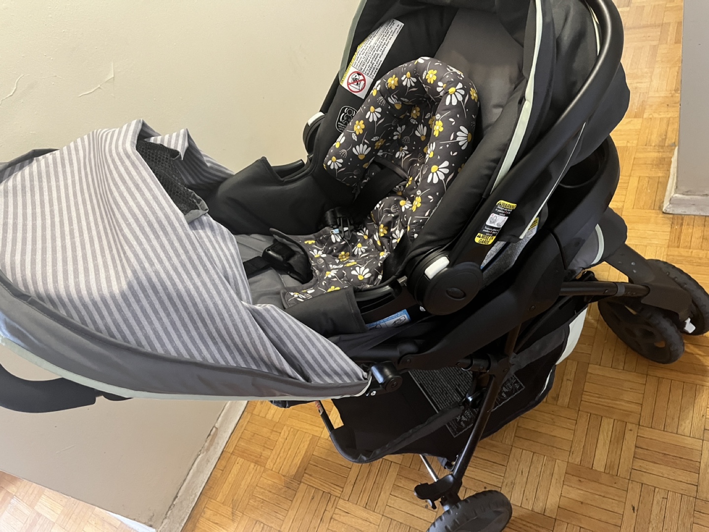 Graco Comfy Cruiser Travel System with Car seat Included - photo 3