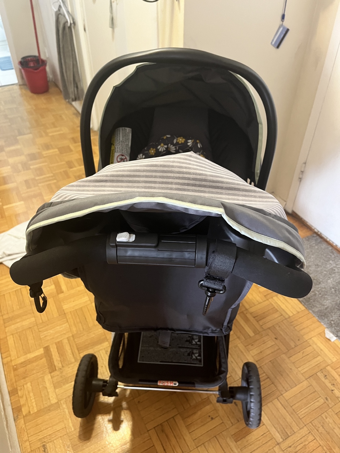 Graco Comfy Cruiser Travel System with Car seat Included - photo 2