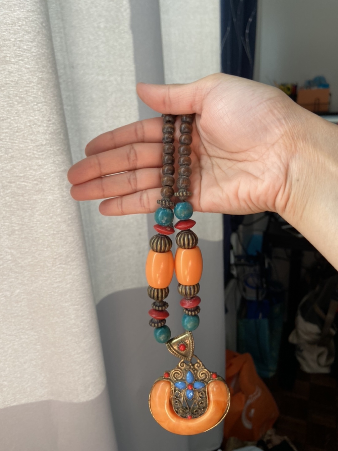 Beaded necklace with large pendant - photo 2