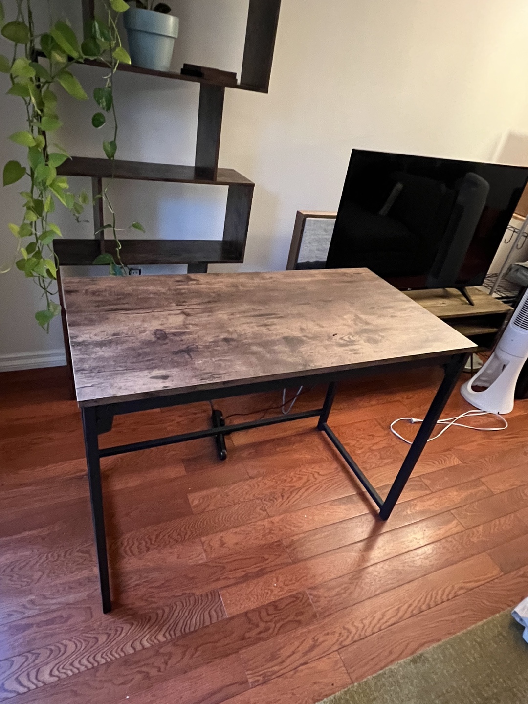 Small wooden desk - photo 2