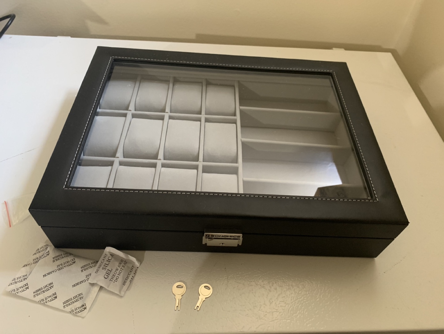 Watch, jewelry Box with Glass Top and 2 key 🔑 brand new