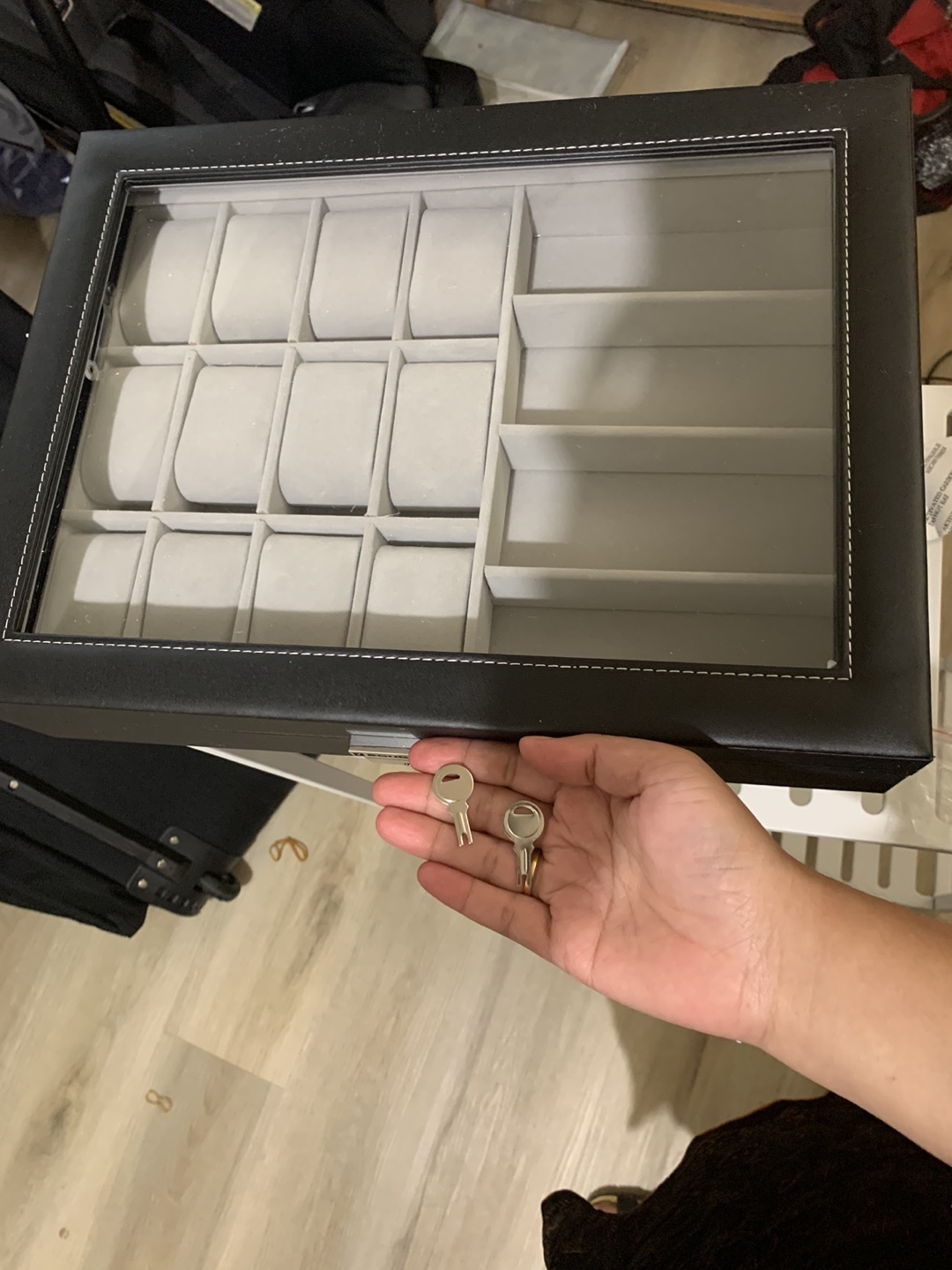 Watch, jewelry Box with Glass Top and 2 key 🔑 brand new - photo 3