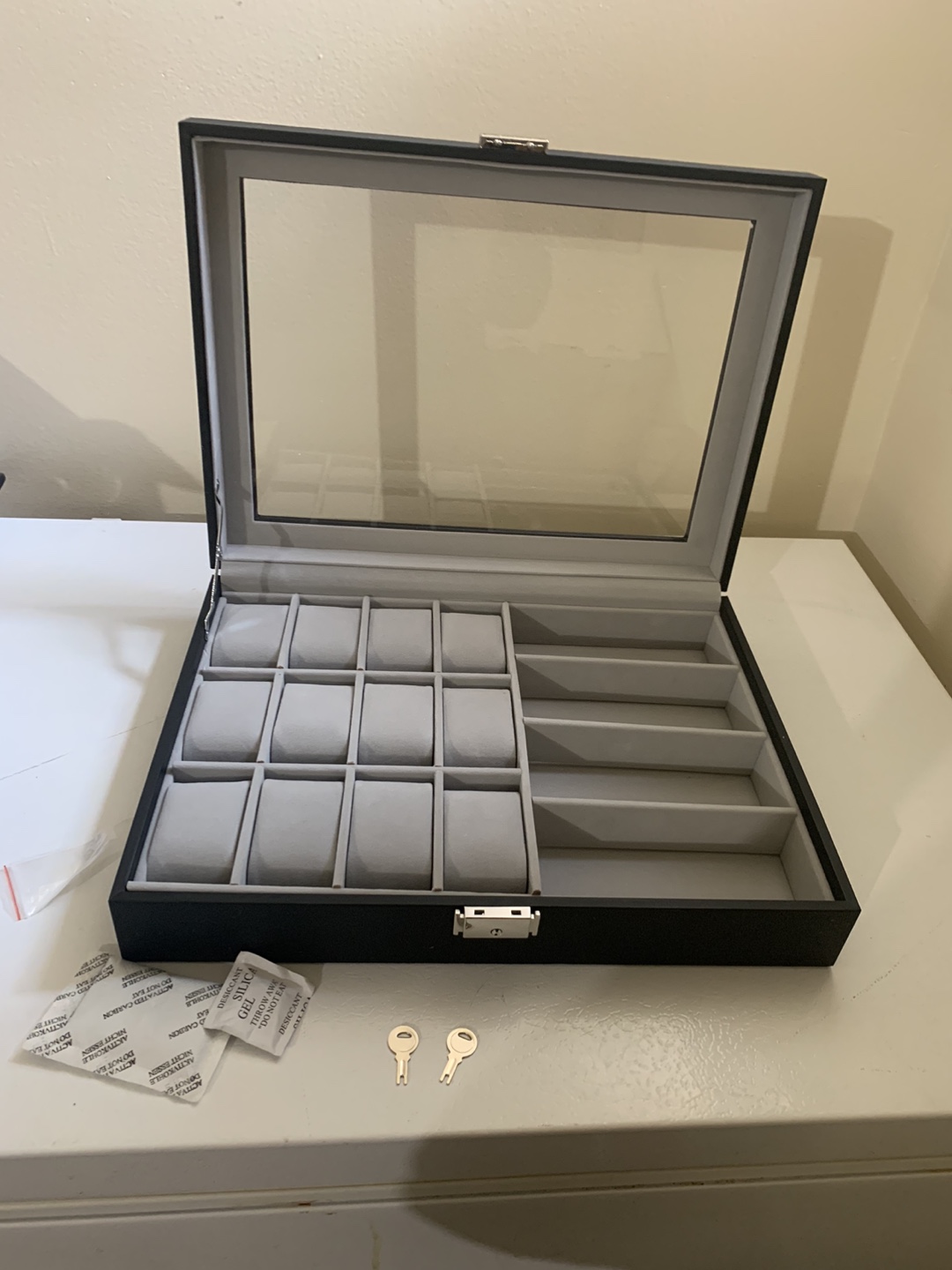 Watch, jewelry Box with Glass Top and 2 key 🔑 brand new - photo 2