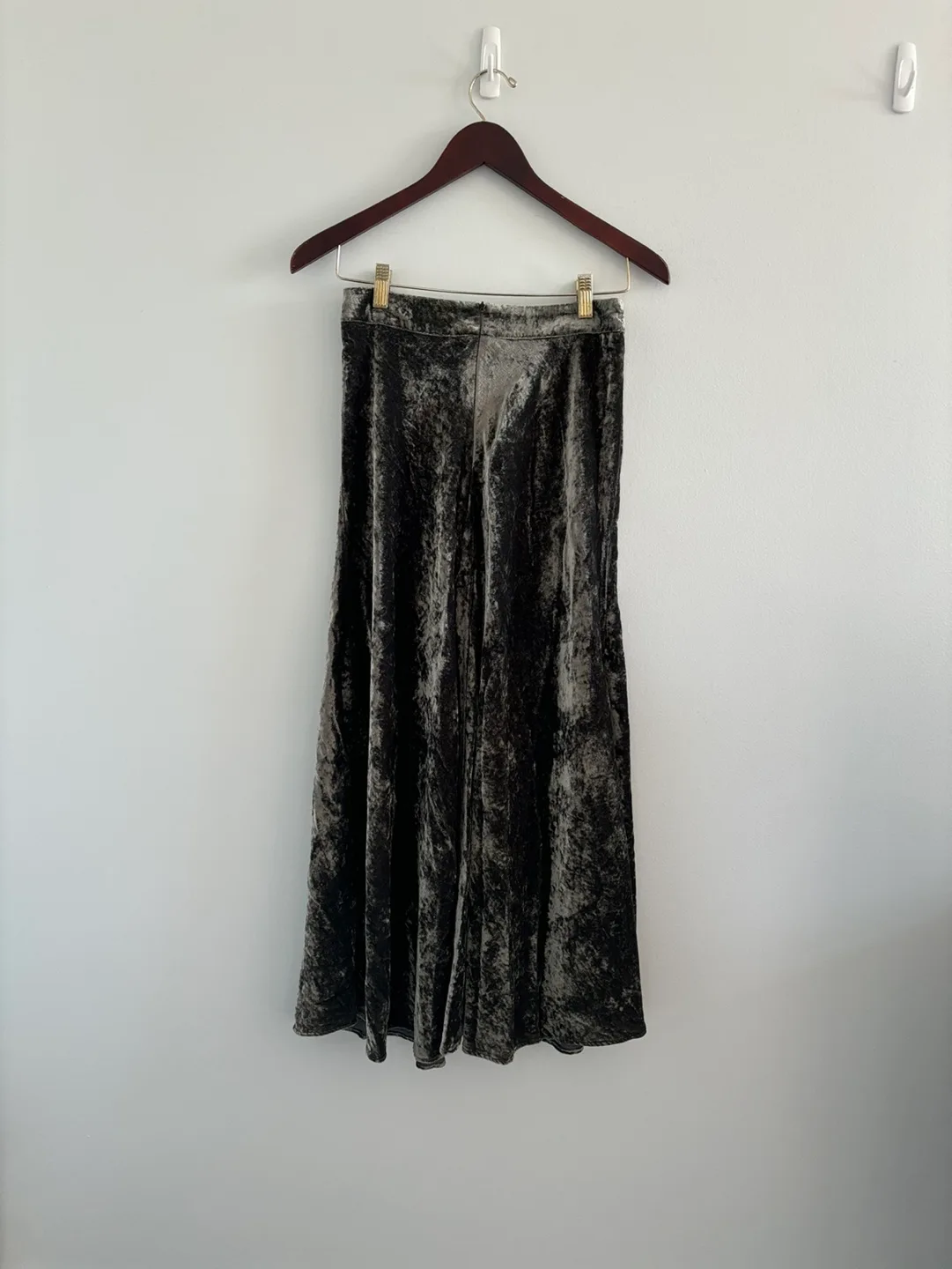Zara | Velvet Skirt - XS image indicator(3)