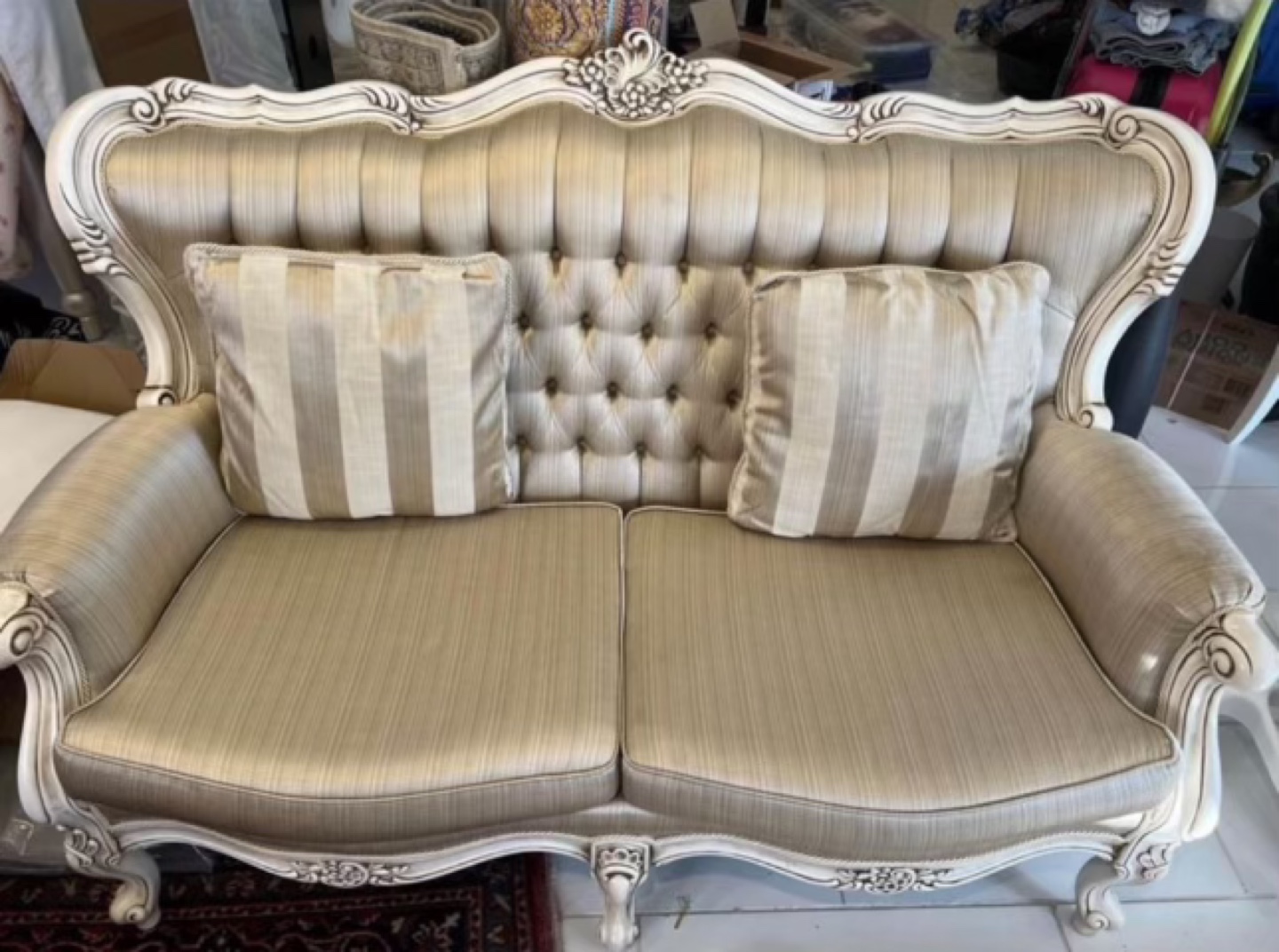 Vintage White and Gold Sofa - photo 3