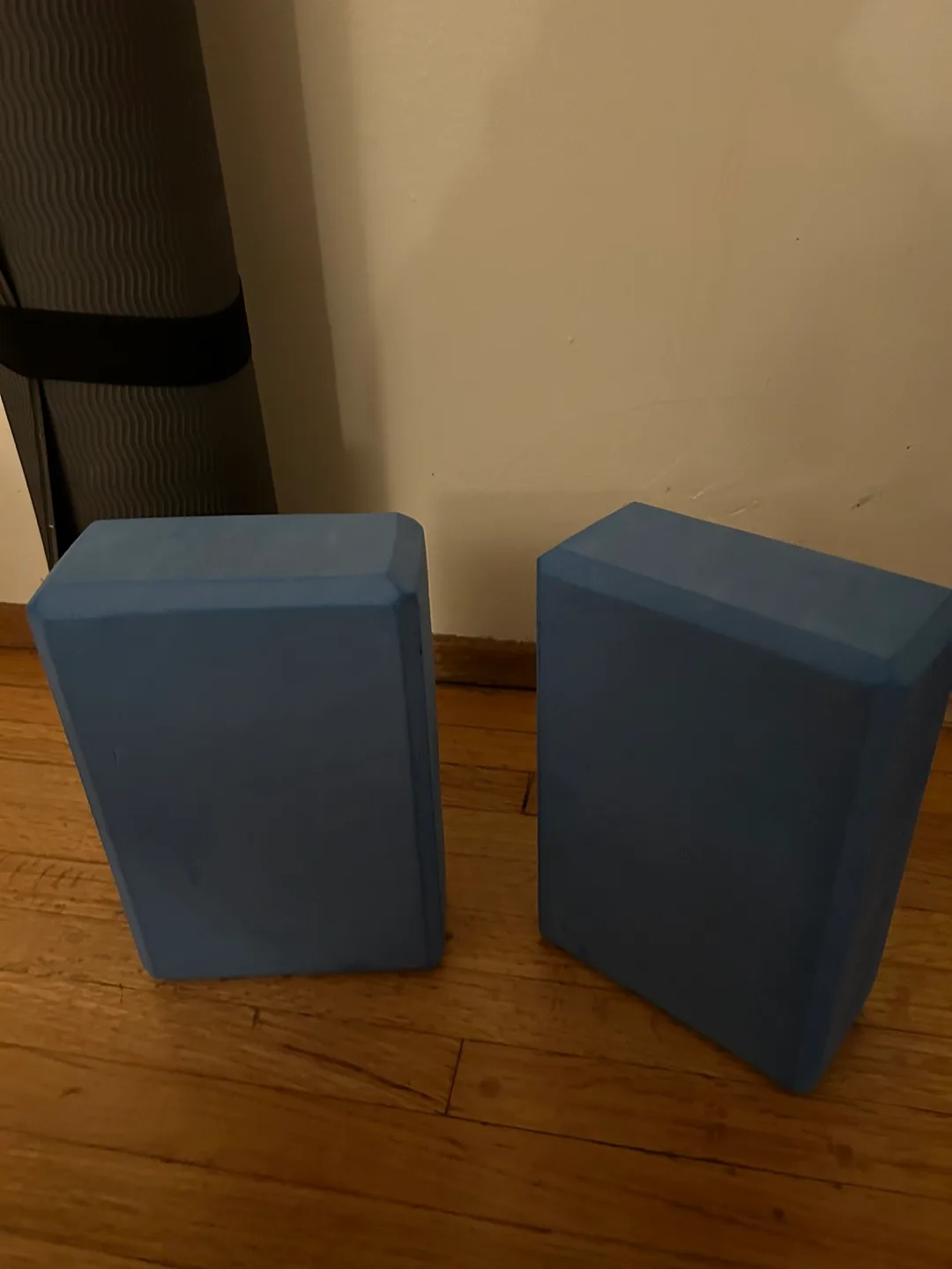 Yoga Mat and Blocks image indicator(3)