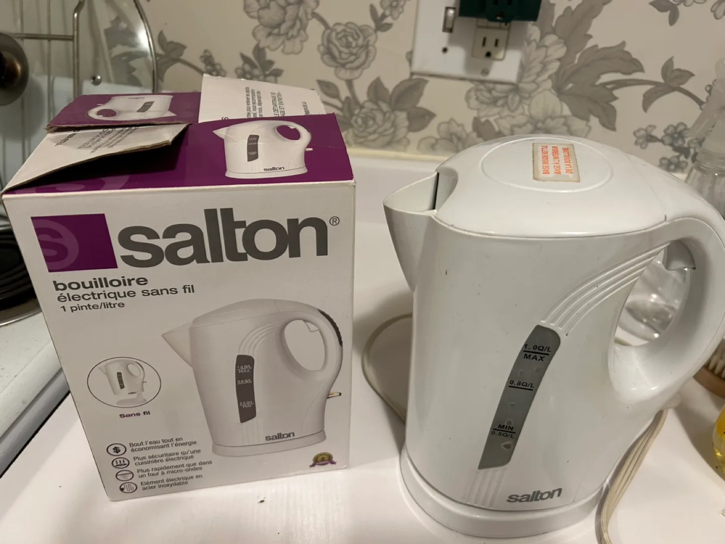 Salton cordless Electric Kettle image indicator(2)