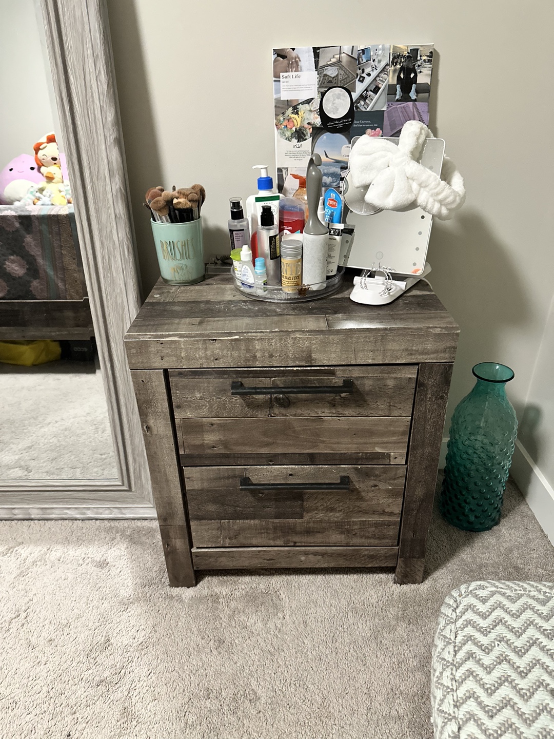 QueenBed with side table - photo 2