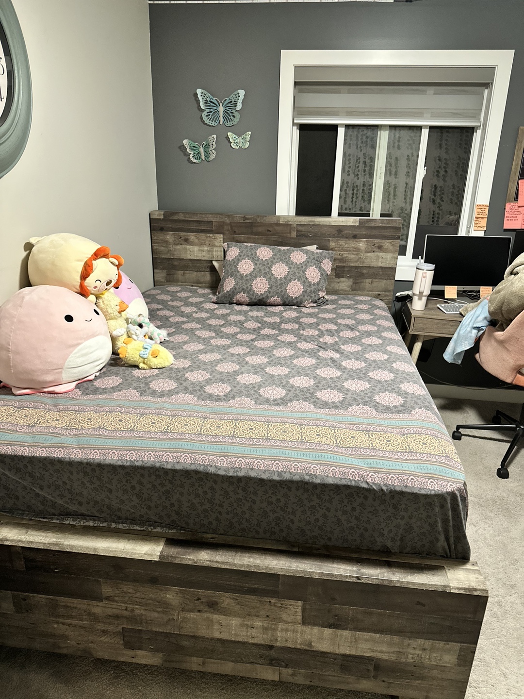 QueenBed with side table - photo 3