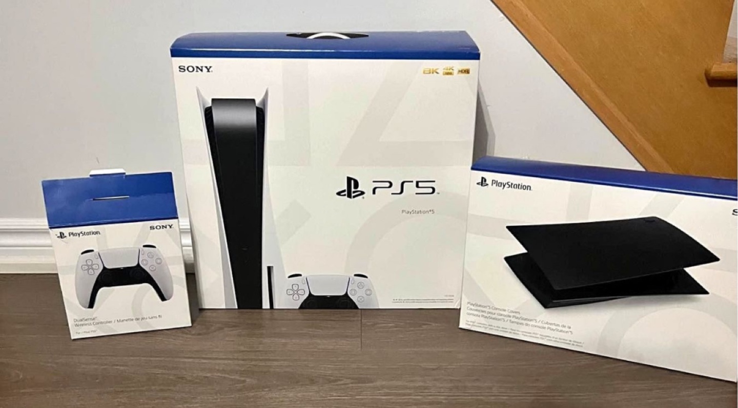 PS5 Console with extra controller and console cover