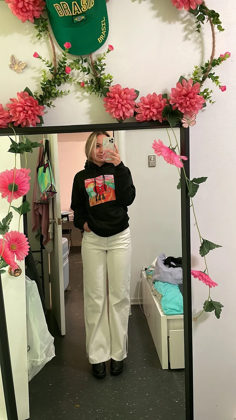 Black Bad Bunny Un Verano Sin Ti Hoodie image indicator(3)