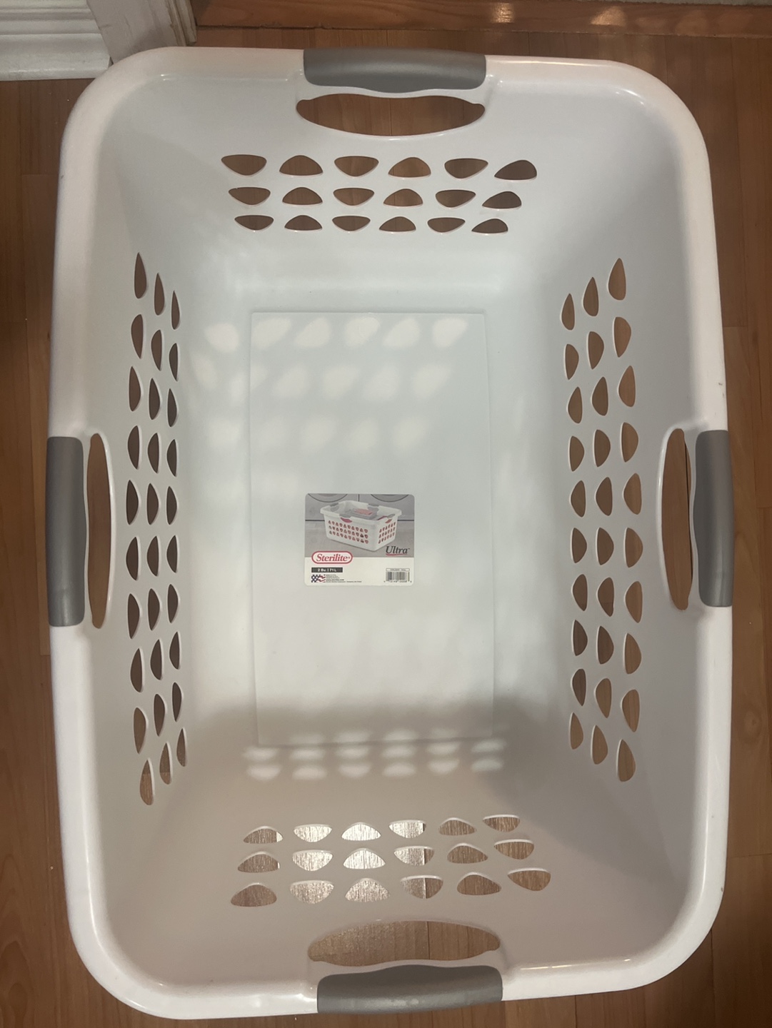 Sterilite Ultra Laundry Basket 71 L