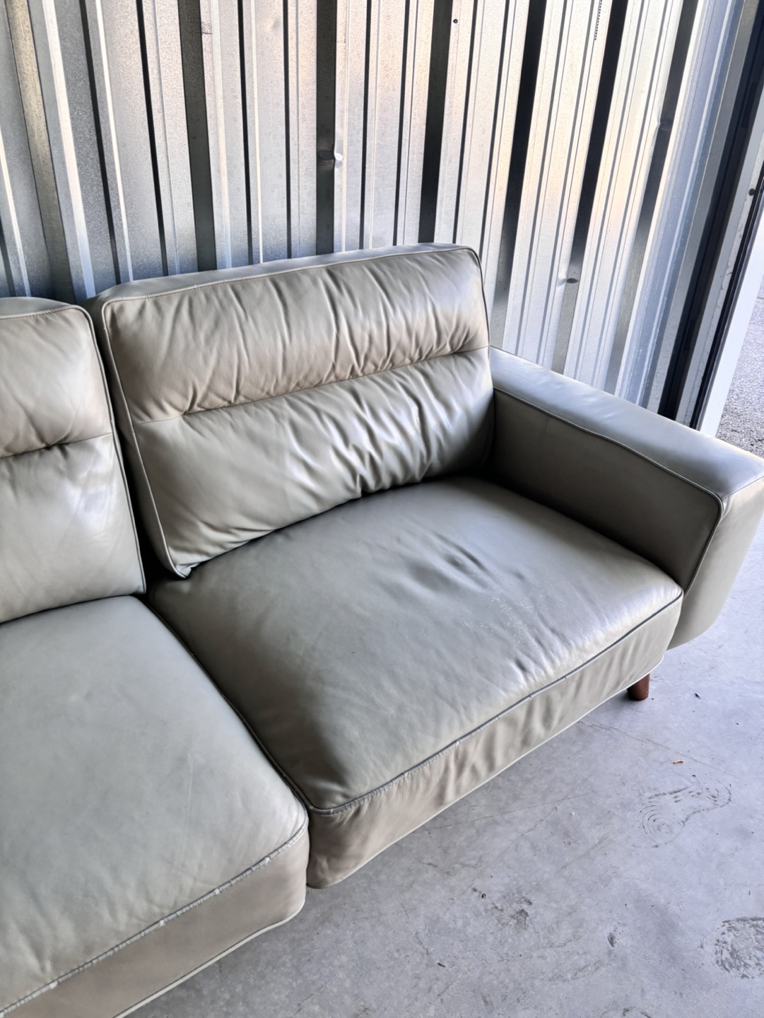 Authentic Beige Leather in Amazing condition Sofa - photo 3