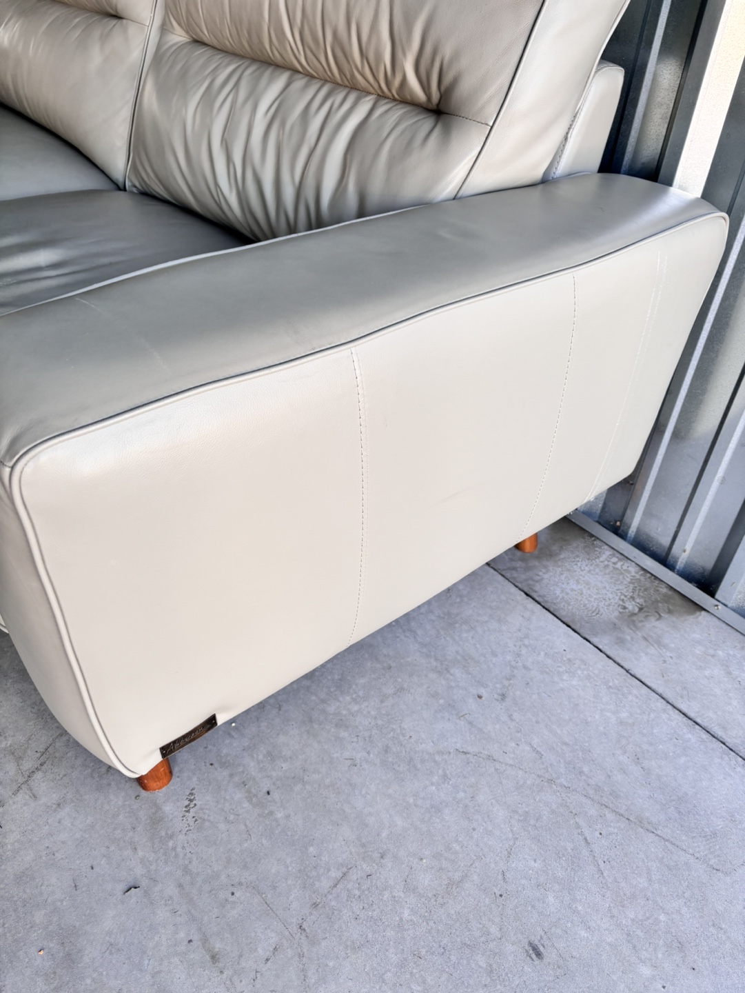 Authentic Beige Leather in Amazing condition Sofa - photo 5