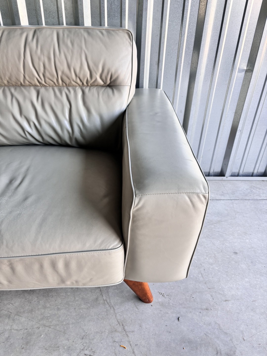 Authentic Beige Leather in Amazing condition Sofa - photo 4