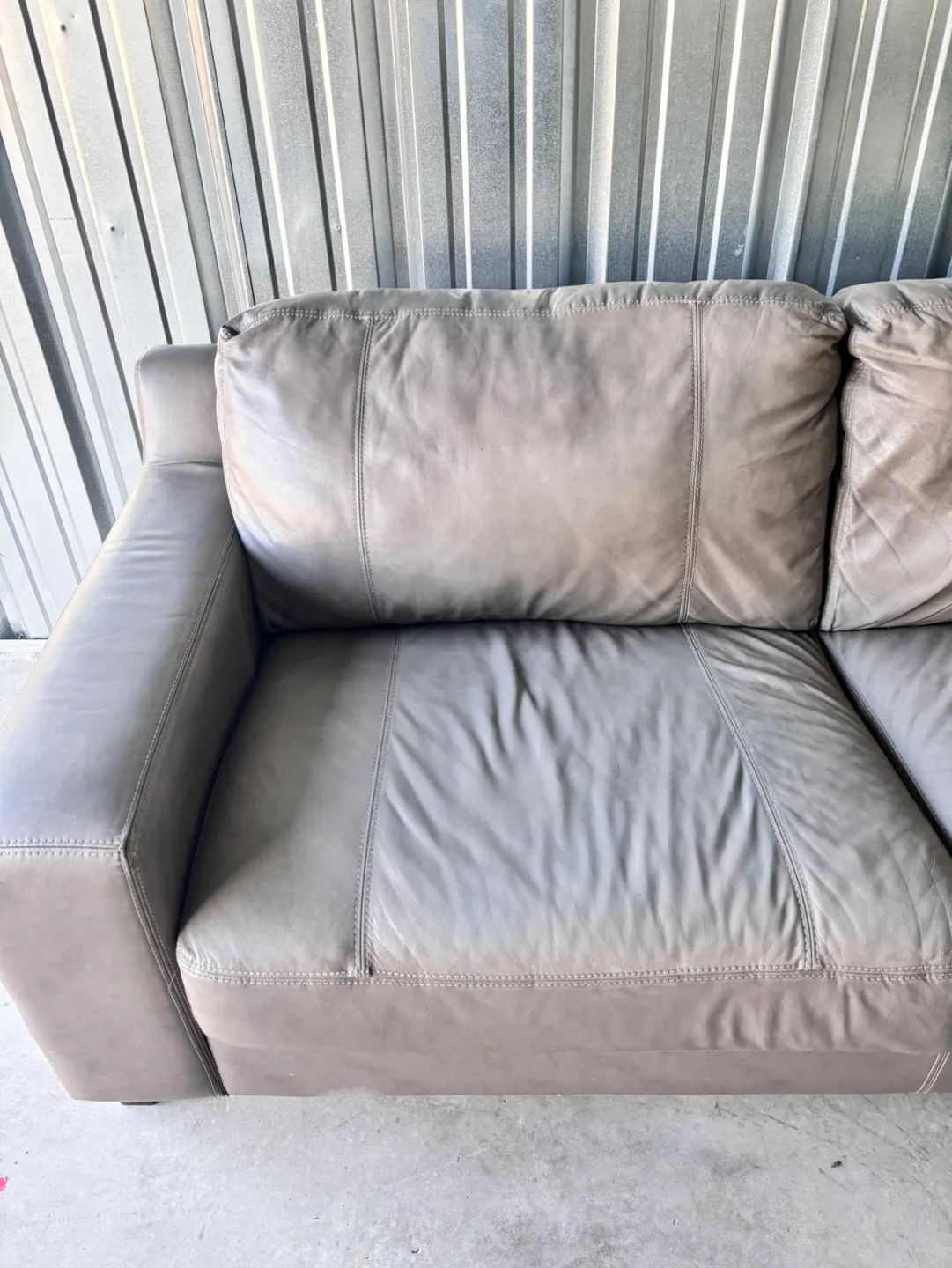 Grey Comfortable Sofa image indicator(3)