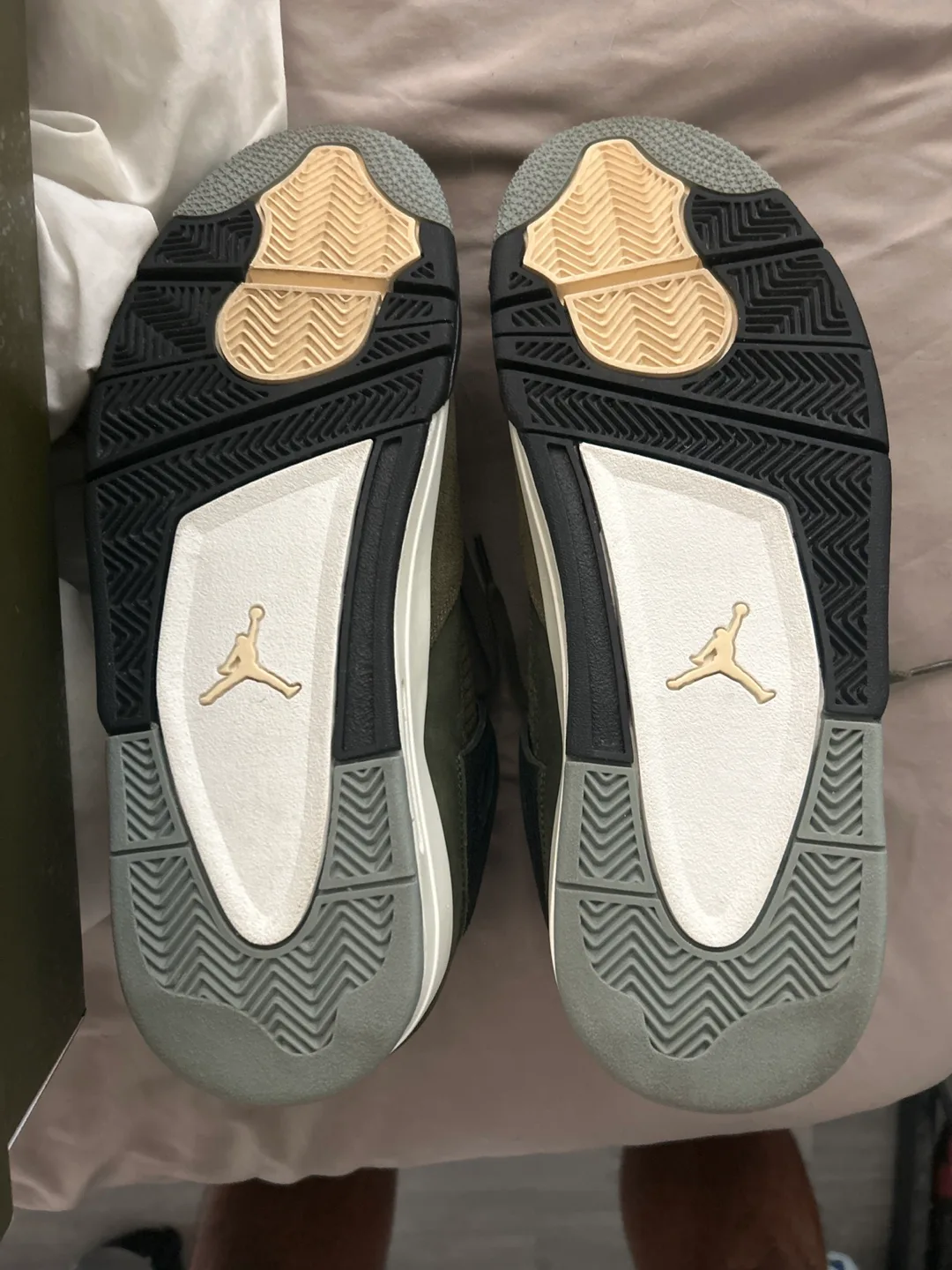 Air Jordan 4 Retro SE Craft “Medium Olive” - Size 11.5 image indicator(8)