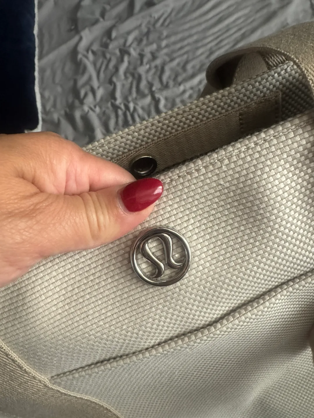 Brand New Lululemon Large Tote Bag with Jelly Cat Keychain image indicator(4)