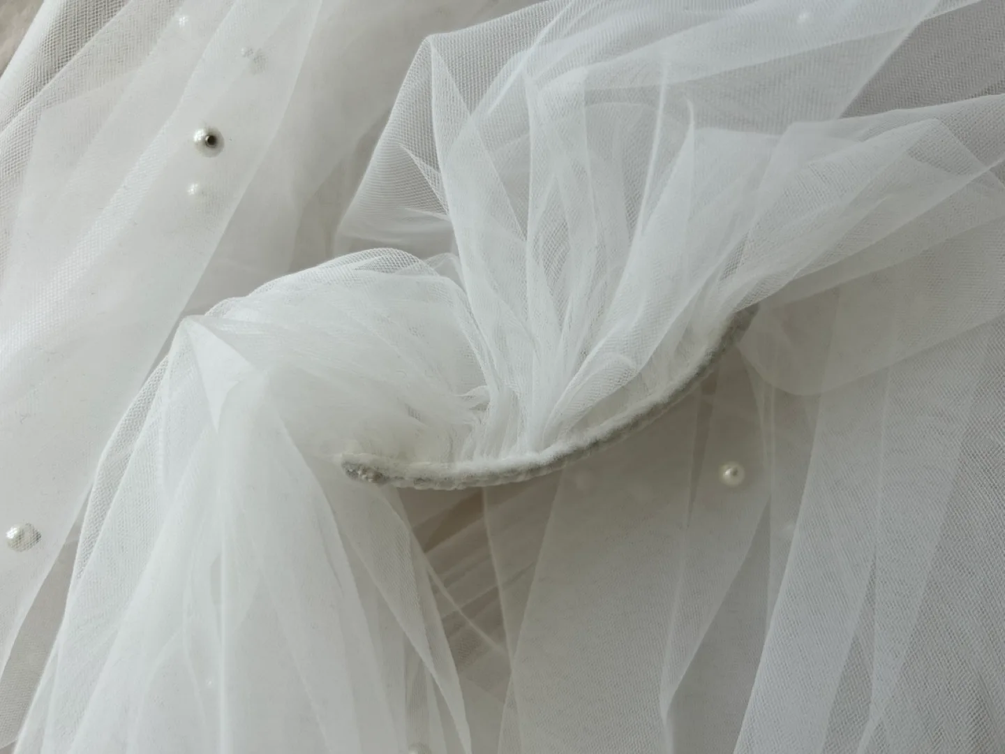 Wedding Veil with Pearls (2m) image indicator(2)