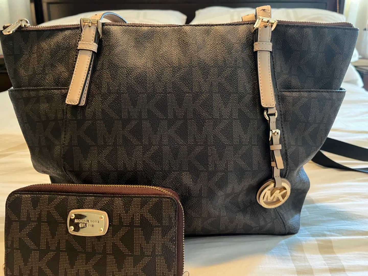 Michael Kors Handbag and Wallet Set thumbnail