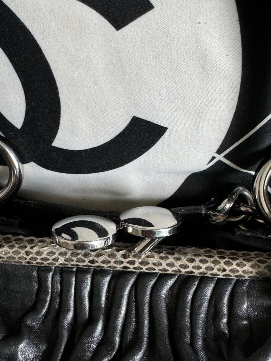 Marc Jacobs Black Leather Handbag - photo 5