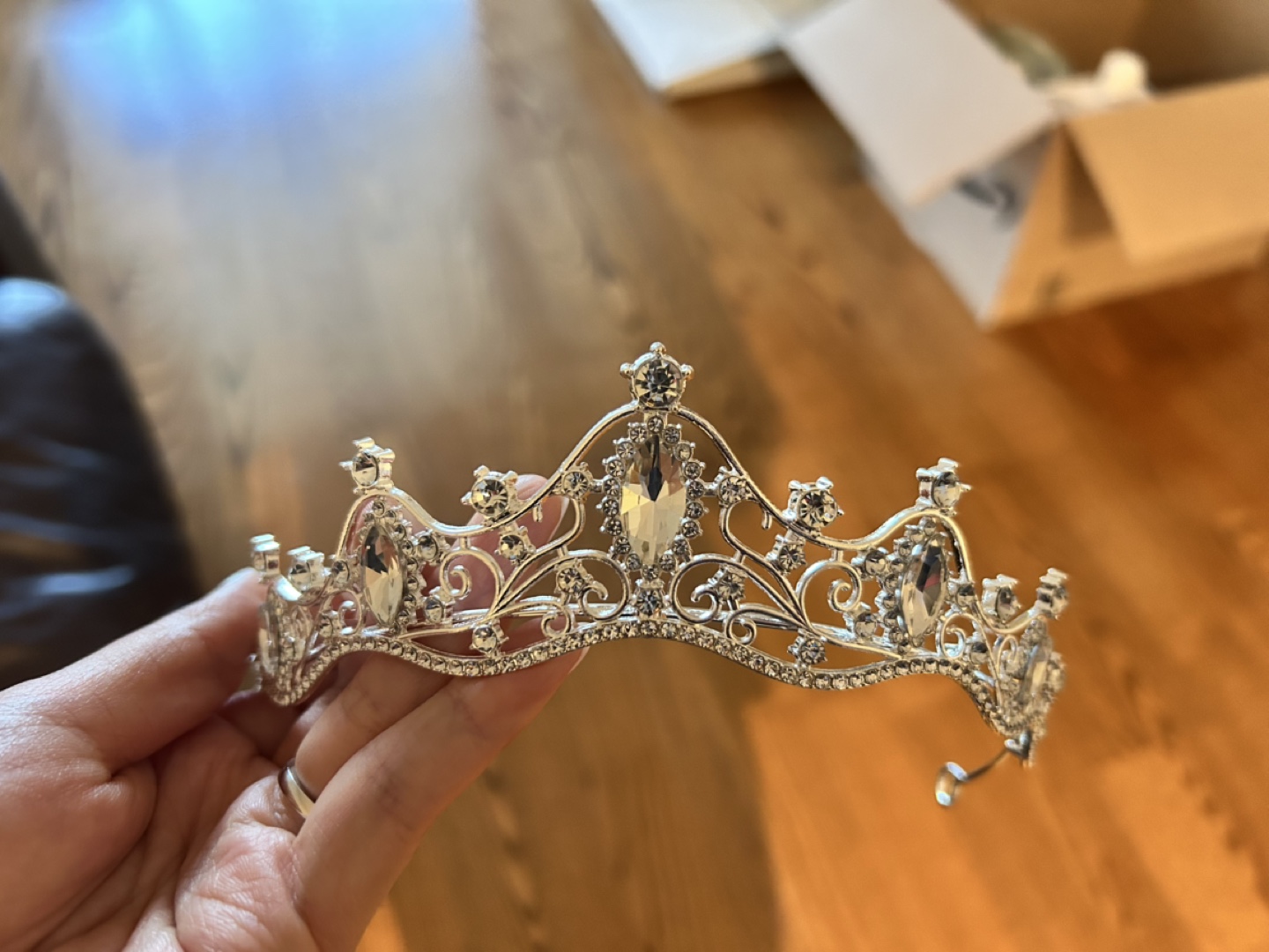Tiara (2 types)