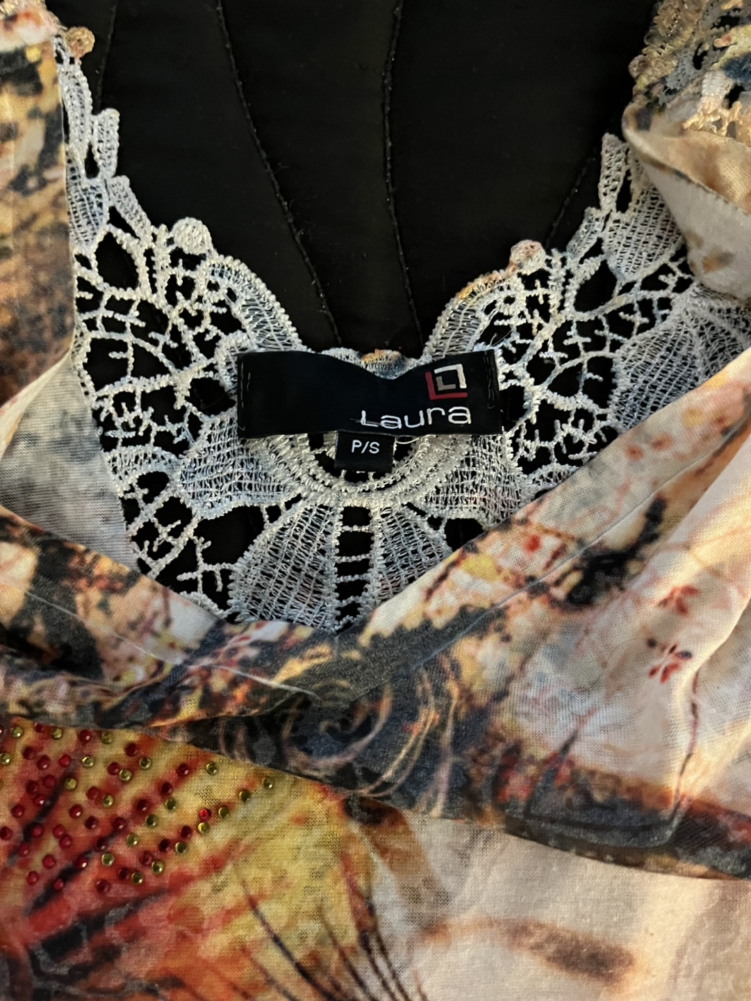Laura Women's Graphic T-shirt - photo 3